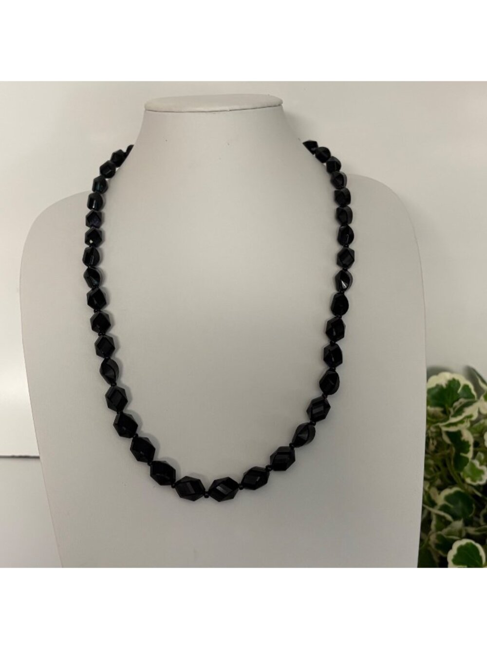 Vintage Black Faceted Acrylic Beaded Necklace Gold Tone Spring Ring Clasp 28 in